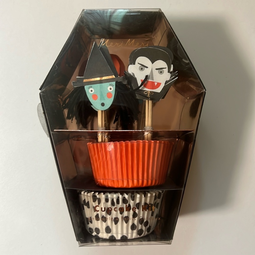 NWT Halloween Cupcake Kit  Meri meri